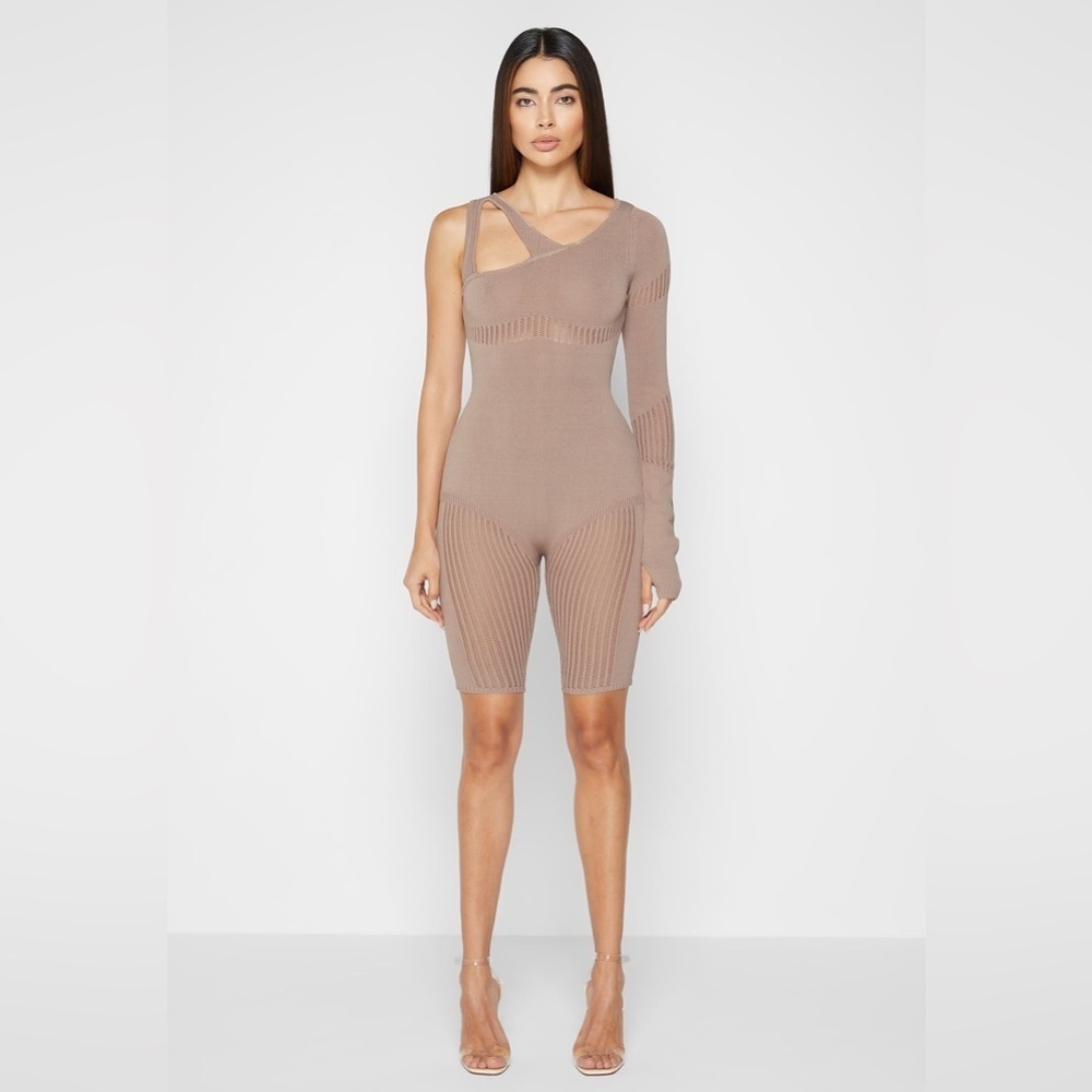 MANIERE DE VOIR Knitted Contour One Sleeve Playsuit